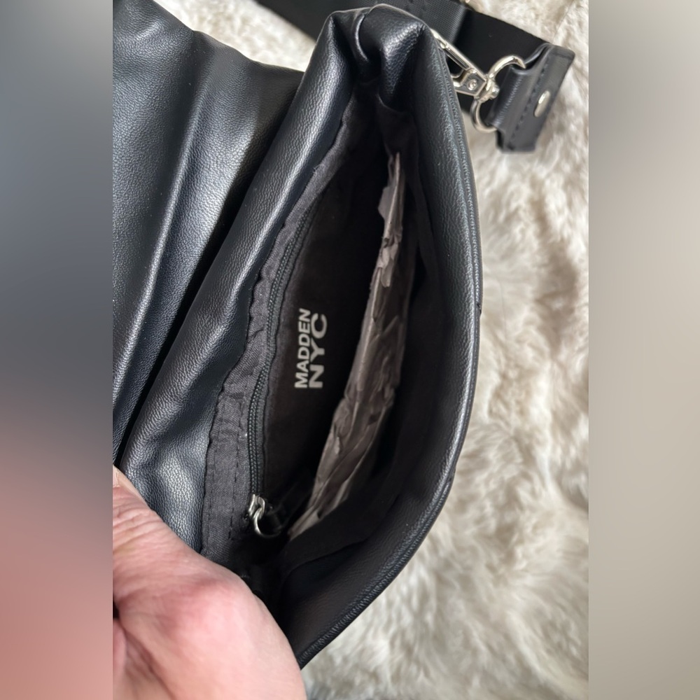 Steve Madden Black Quilted Crossbody Bag with Coin Pouch - Picture 6 of 6